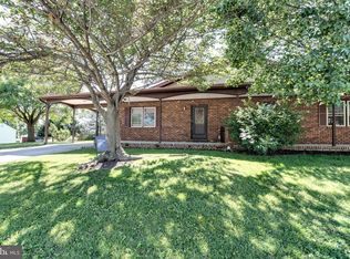 84 Sycamore Ln, Hanover, PA 17331