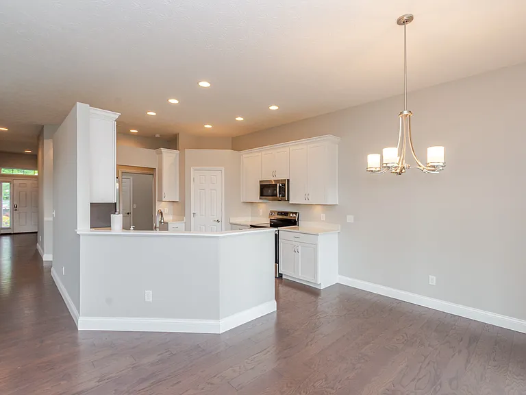 476 Carrick Dr — Photo 13