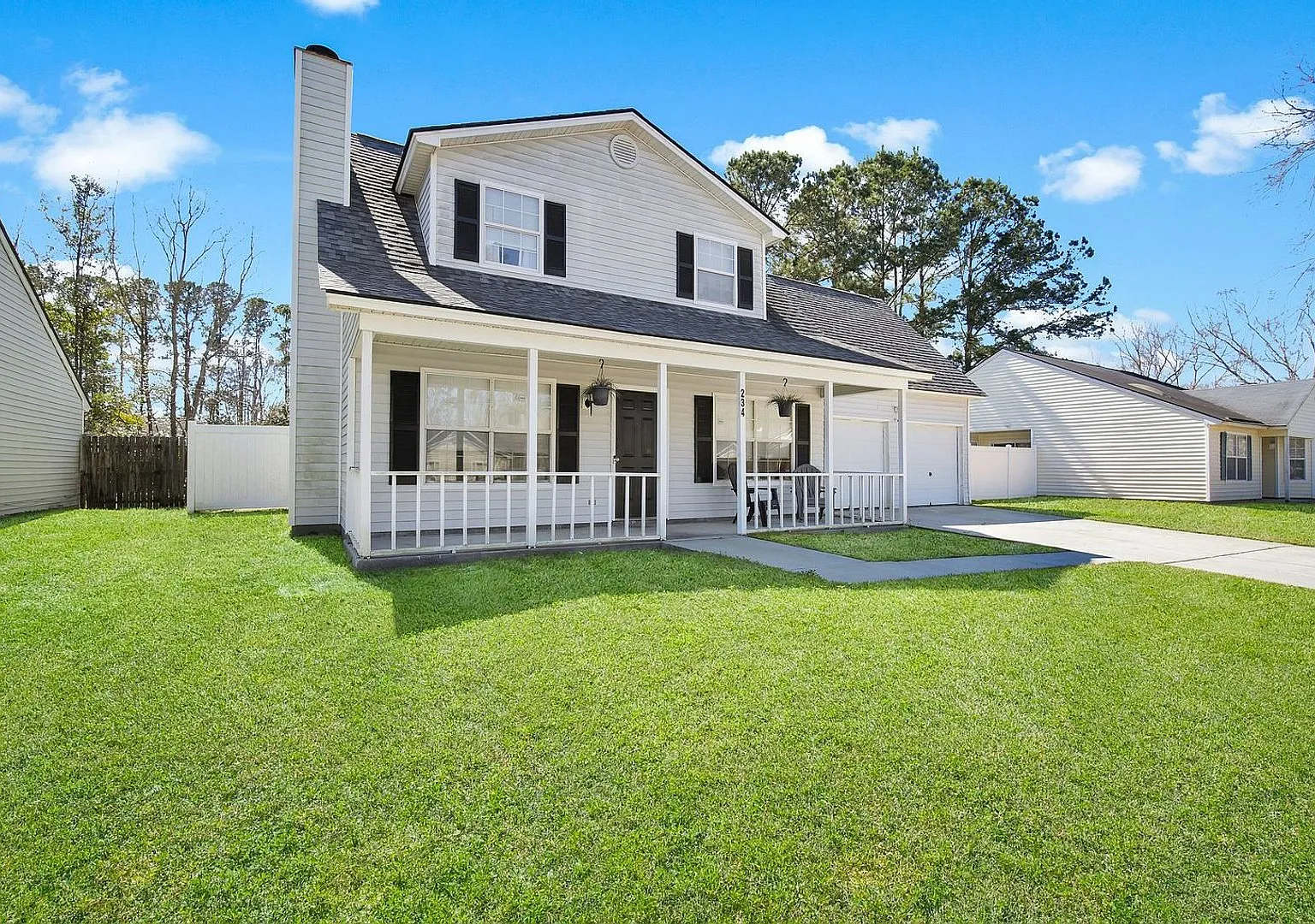 Charming Cape Cod-Style Home with 4 Bedrooms in Savannah, GA — Photo 2