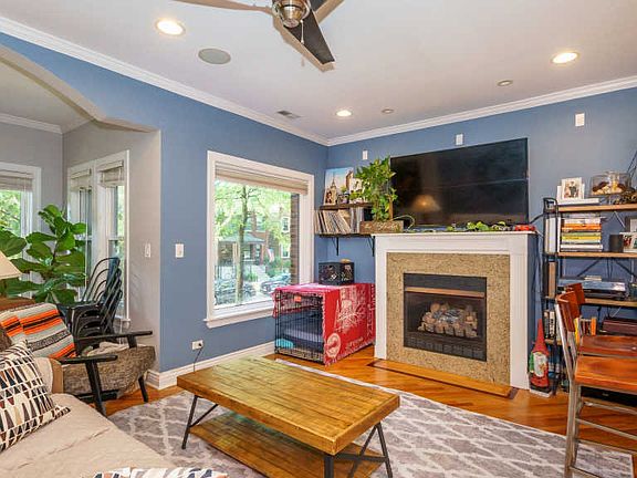 3rd image of 1453 W Winnemac Ave #1