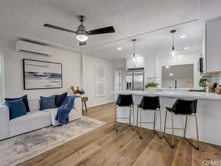 2705 Dennis Ln — Photo 3