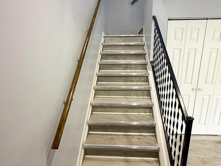 441 Vernon Ave — Photo 14