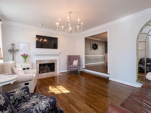 4th image of 12716 Saint Charles Blvd