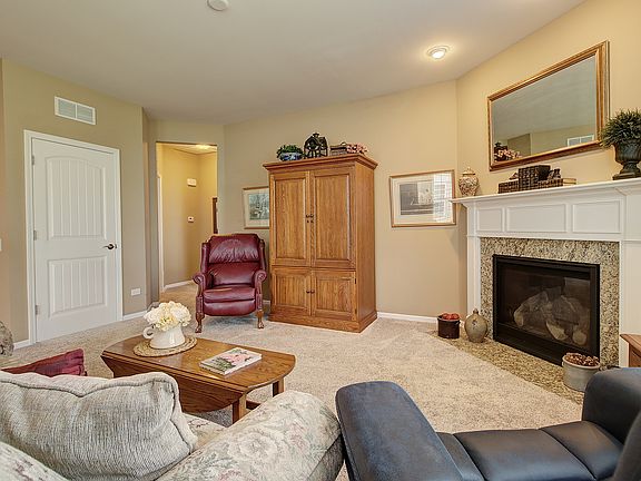 4th image of 611 Pleasant Dr