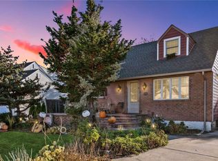 300 Peters Ave, East Meadow, NY 11554