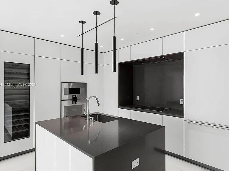 300 Biscayne Blvd #1403 — Photo 9