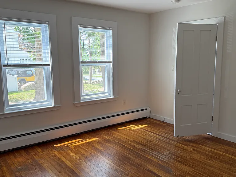 13 Magnolia Ave #1R — Photo 8