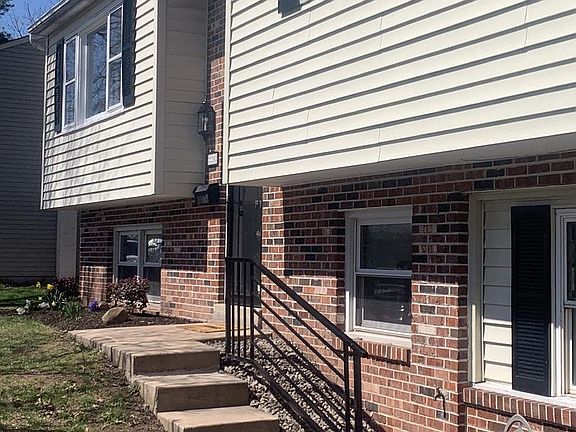 2nd image of 225 Stonehaven Dr