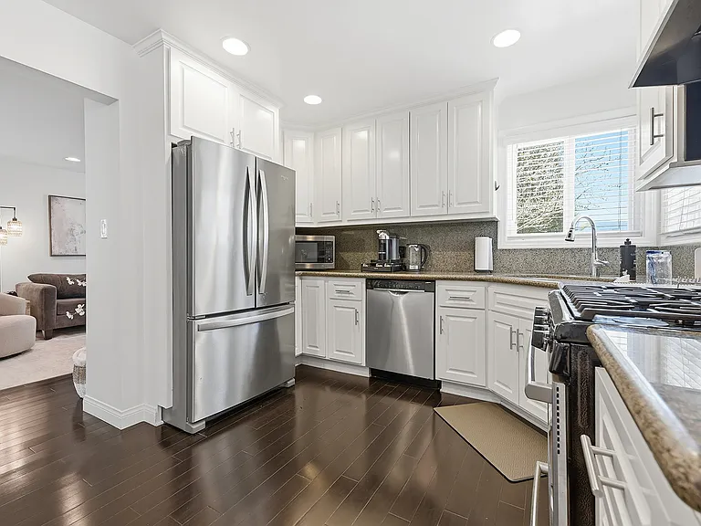 4136 Tilden Ave — Photo 11