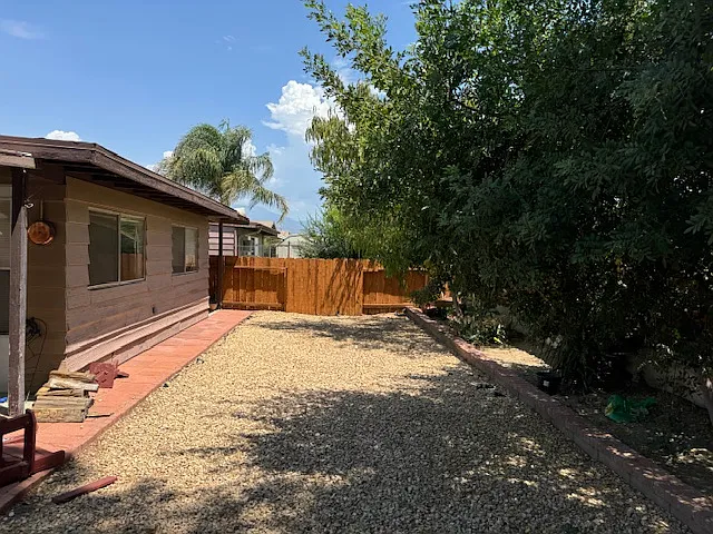 1995 Flores St — Photo 8