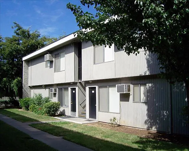 Markston Apartments — Photo 2