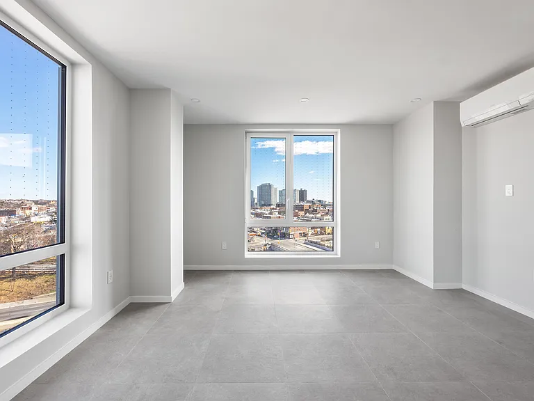 13277 Metropolitan Ave #8C — Photo 6
