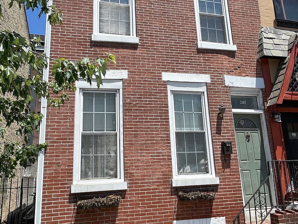 Two-story townhouse
