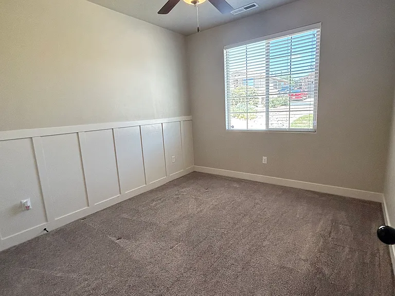 231 N 725 W — Photo 29