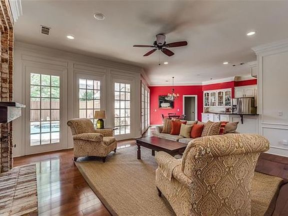 5th image of 3916 Woodlawn Ln