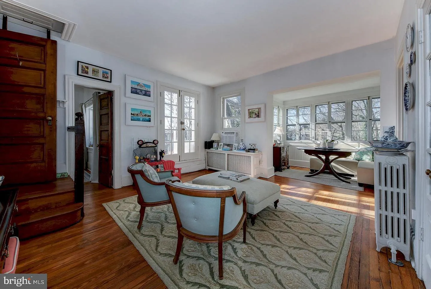 3 bed, 1.0 bath, 1150 sqft, $3,800 — Photo 1