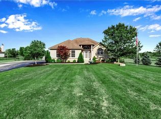 6313 Raymond Rd, Lockport, NY 14094