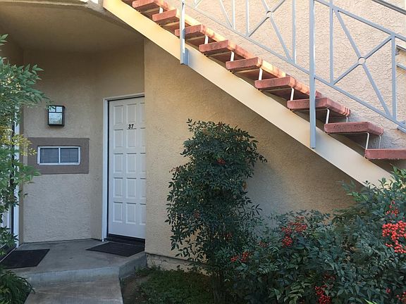 4th image of 23921 Del Monte Dr Unit 37
