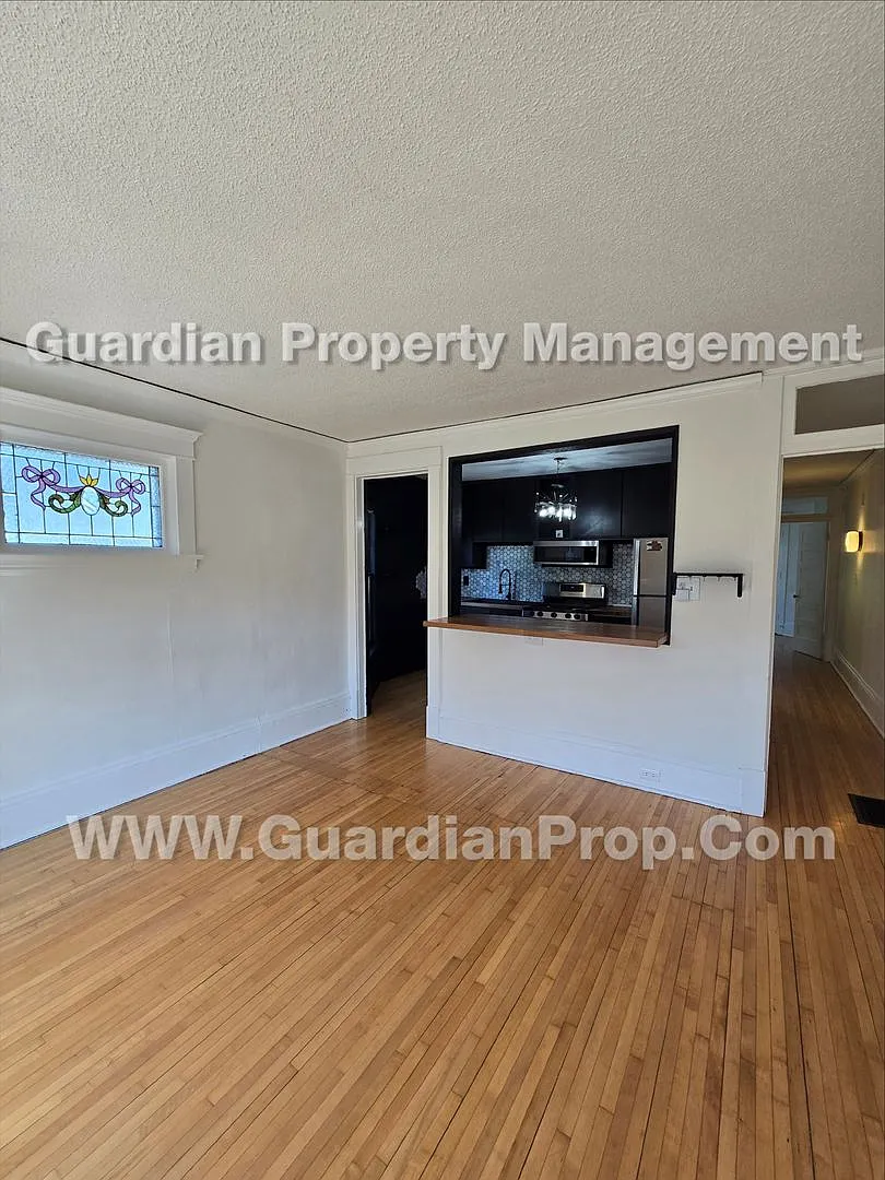 2621-2623 Colfax Avenue S — Photo 2