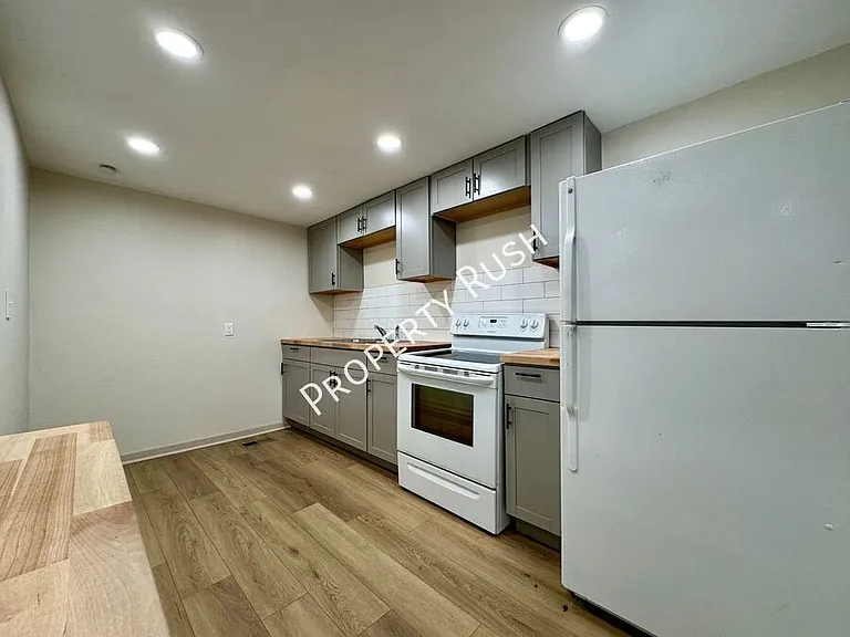 975 Beason Dr — Photo 6