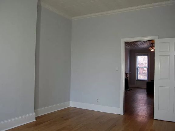 3rd image of 593A Vanderbilt Ave #1