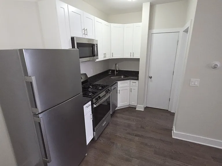 303 Pacific Ave #3 — Photo 2