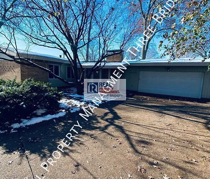 3125 Stafford Ln — Photo 1