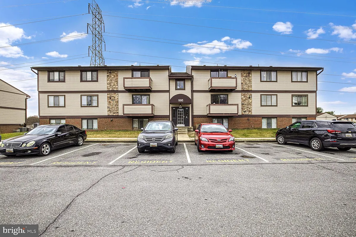 Building Photo - 995 Heather Ridge Dr #D-4D