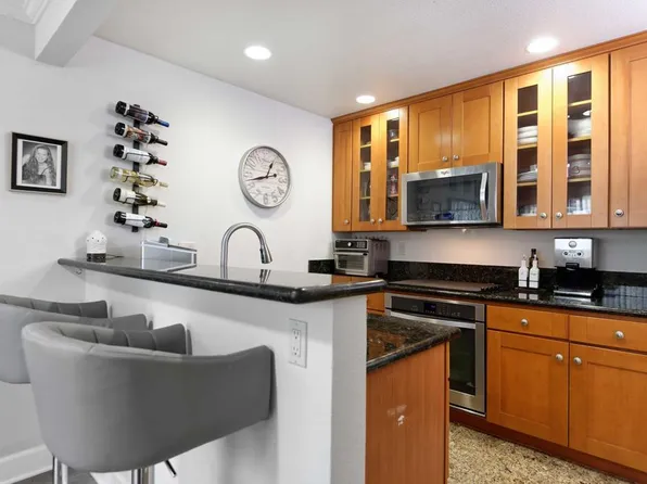 8503 Villa La Jolla Dr APT B, La Jolla, CA 92037