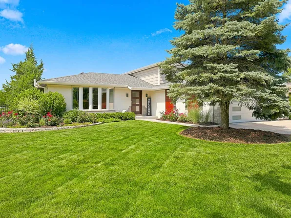 1140 68th St, Downers Grove, IL 60516