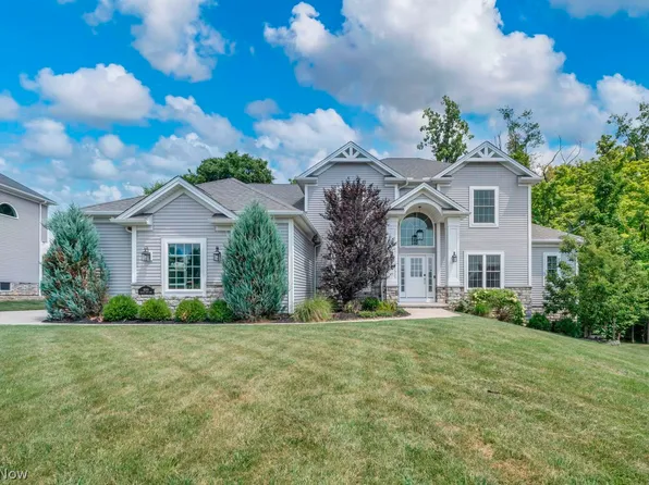 8055 Boulder Ridge Ln, Macedonia, OH 44056
