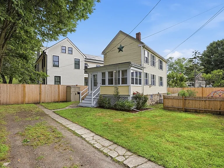 98 Grove St — Photo 30
