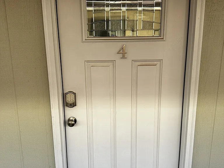 318 Princeton Dr SE #4 — Photo 1