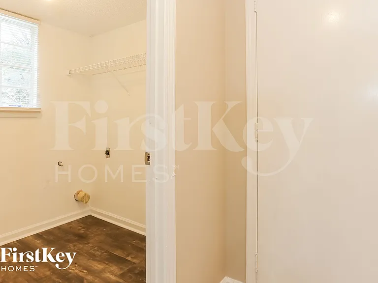 993 Cherry Laurel Dr — Photo 15
