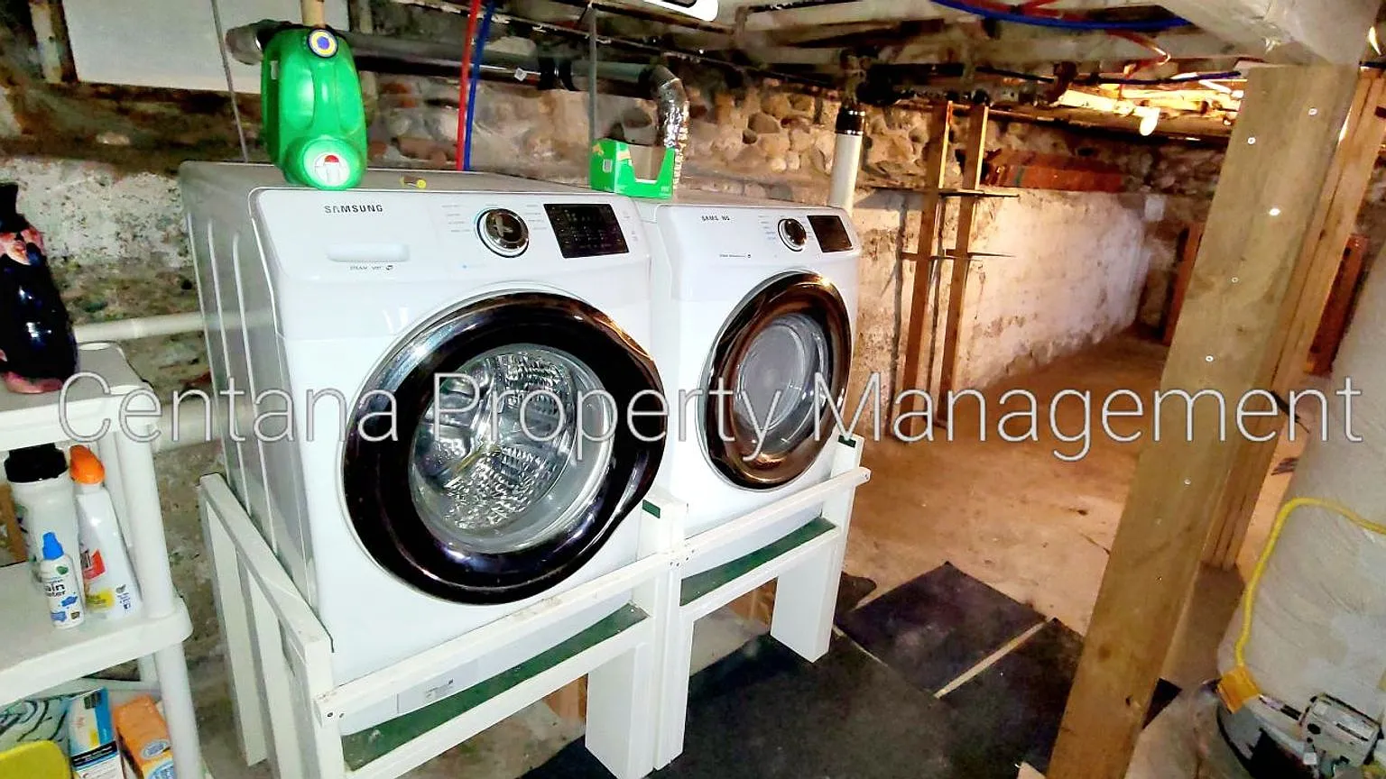 Cute 3 bed 2 bath in anaconda — Photo 4