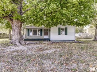 305 S Elm St, Tallula, IL 62688