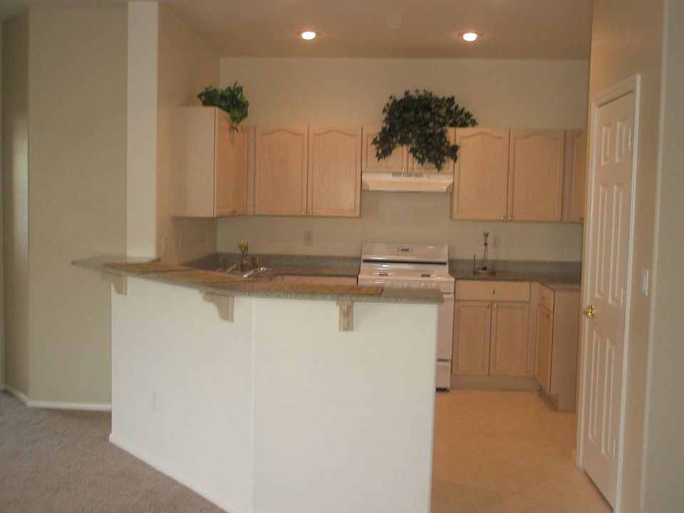 2nd image of 204 Crooked Tree Dr