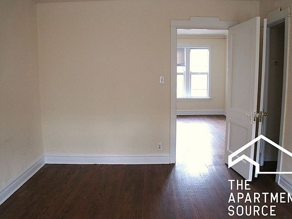 5th image of 2650 N Milwaukee Ave #3