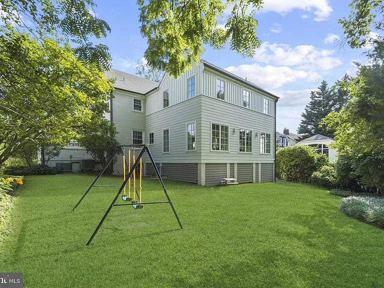 3901 Woodbine St — Photo 34