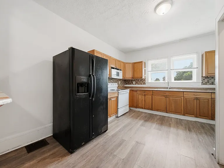 755 2nd Ave SW — Photo 24
