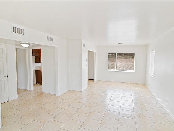 5th image of 428 Langhorn St