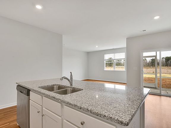 4th image of 162 Tributary Cir
