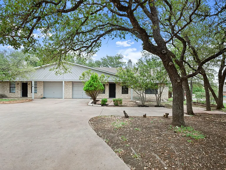 3801 Foust Trl #B — Photo 1