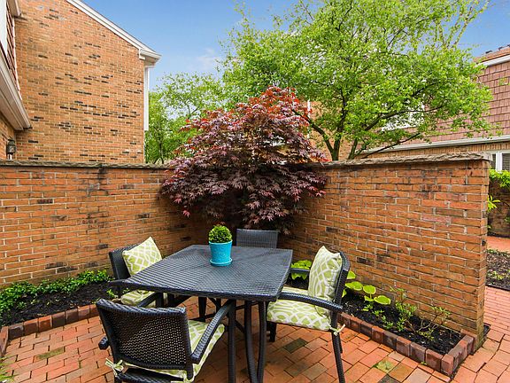 5th image of 108 E Dublin Granville Rd #12