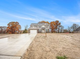 71713 Hidden River Dr, Armada, MI 48005