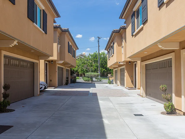 W Camino Real Ave — Photo 18