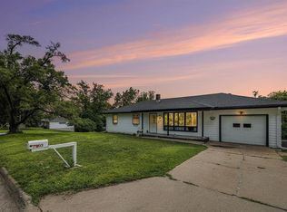 7303 Graceland Dr, Omaha, NE 68134
