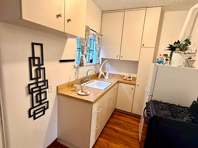 2425 Cheremoya Ave #2425 — Photo 7