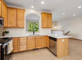 7531 Southridge Ct, Savage, MN 55378