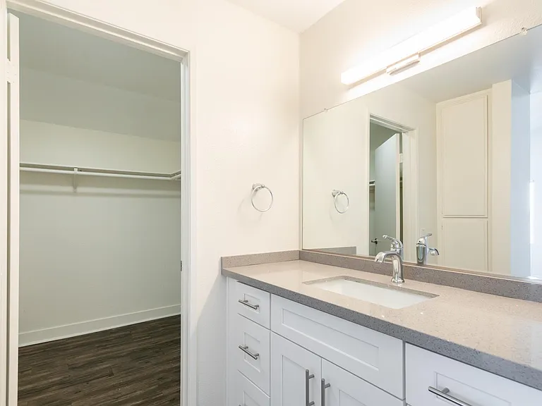 Scripps Landing Apartment Homes — Photo 17